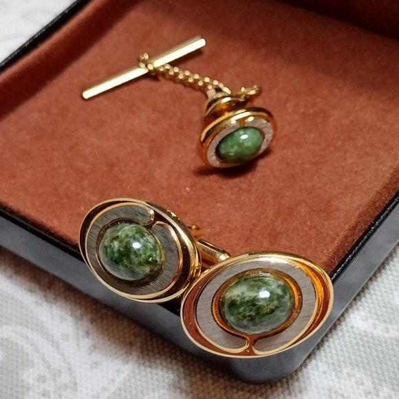 🎬 Jade Cufflinks & Tie Tac Set - Picture 3 of 4